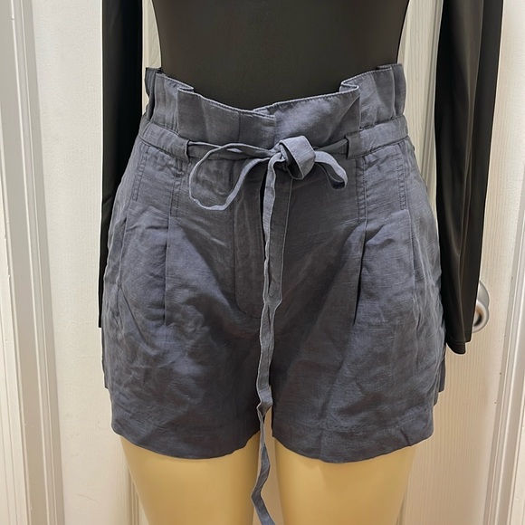 Club Monaco Anreannah Short Halifax size O